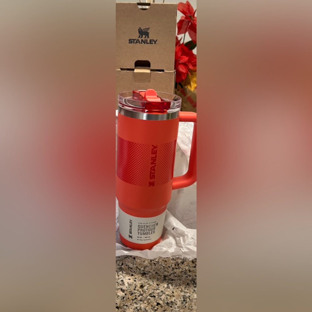 Stanley The Flip Straw Quencher Protour Tumbler 30 OZ New